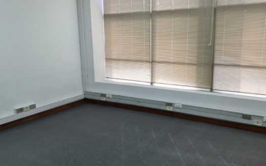 OFICINA EN ARRIENDO CON VISTA