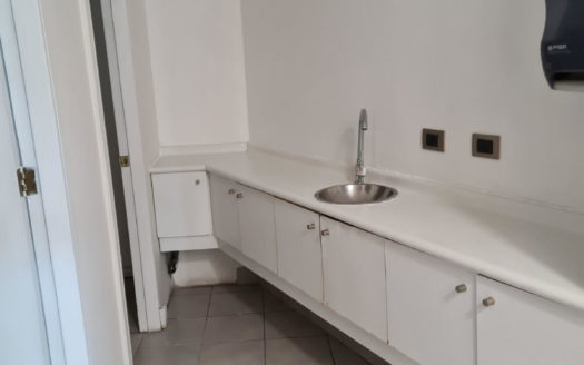 OFICINA EN ARRIENDO CON VISTA