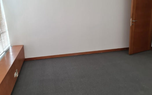 OFICINA EN ARRIENDO CON VISTA